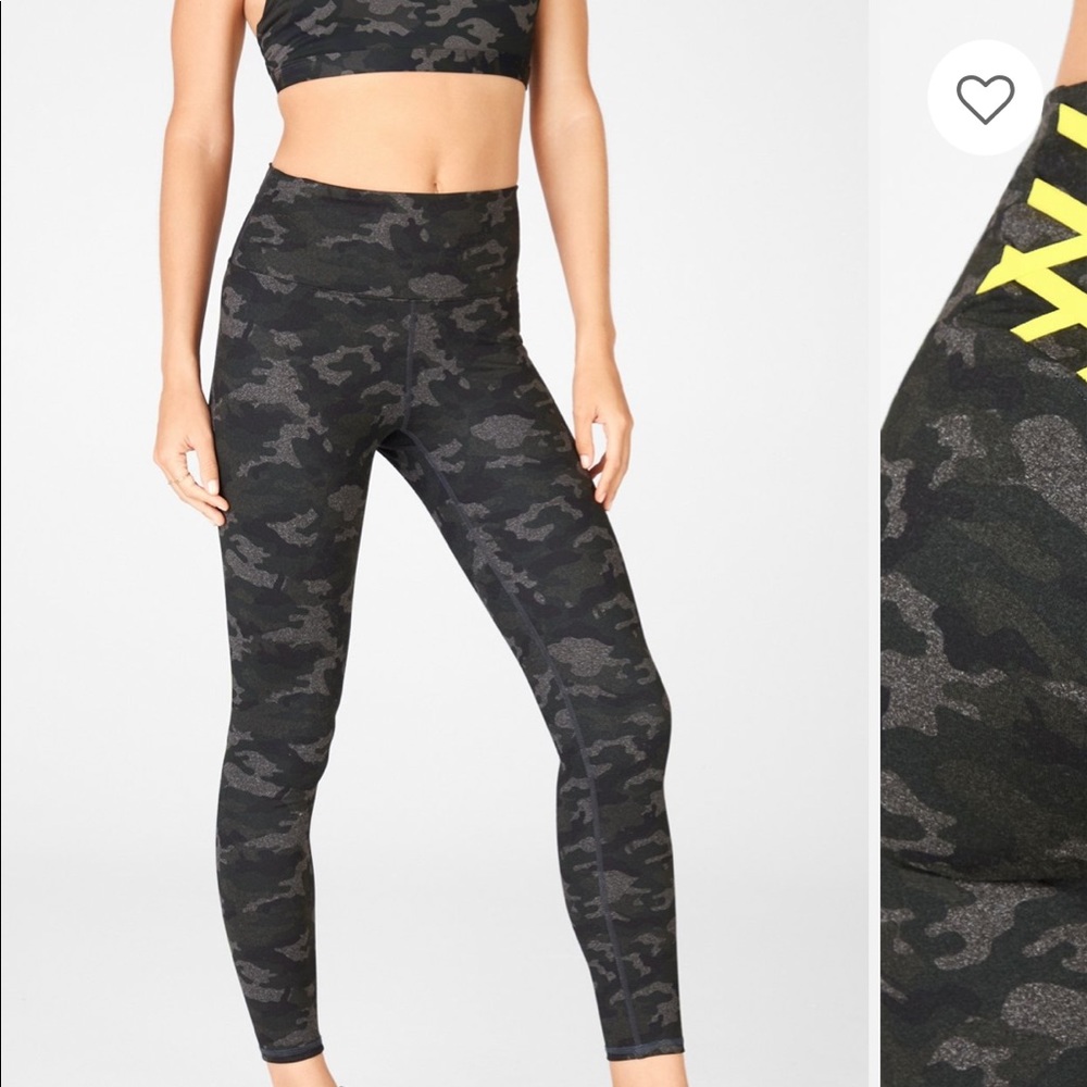 Fabletics Camo set - Picture 4 of 4